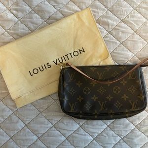 Louis Vuitton small pouch, shoulder bag